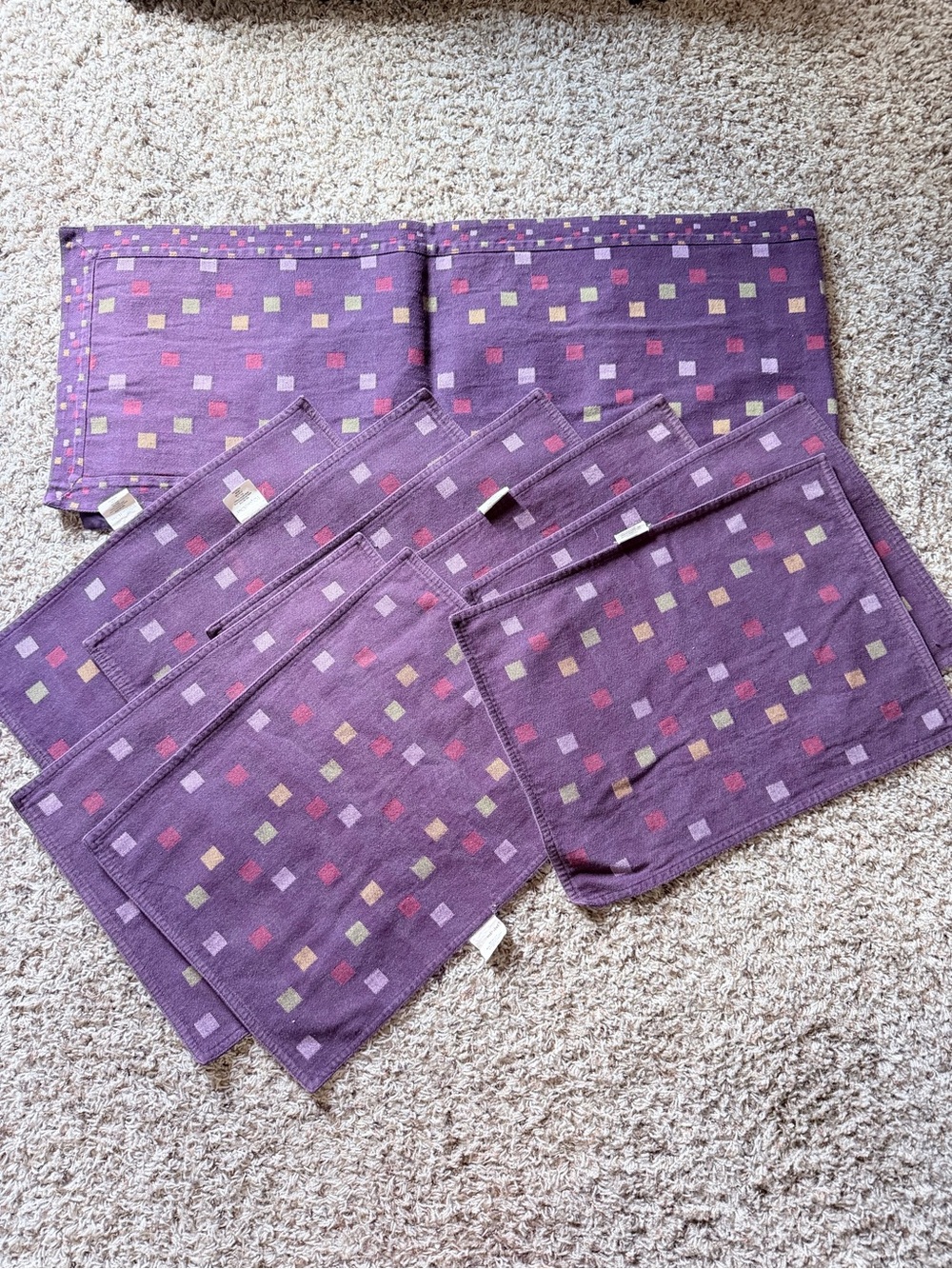 Pampered chef placemats and table runner